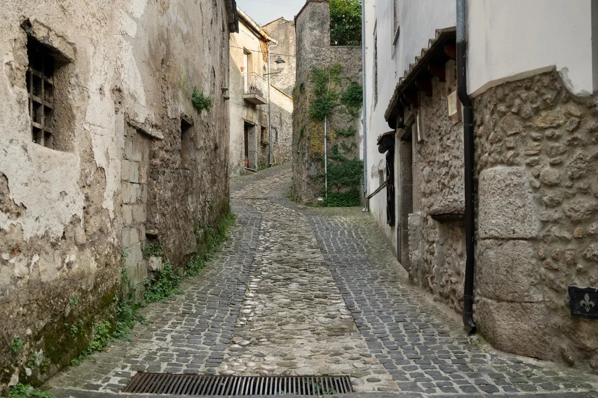 Il borgo di Aterrana